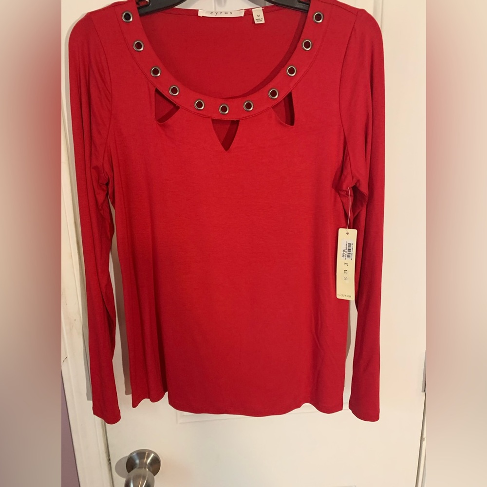 Cyrus Women Top Red NWT SZ M